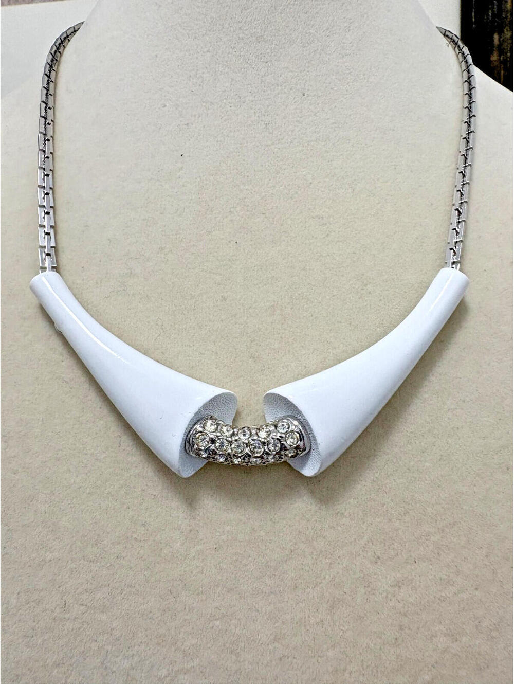 Vintage White Callas Flower Enameled Silver Tone Rhinestone Choker Necklace MCM